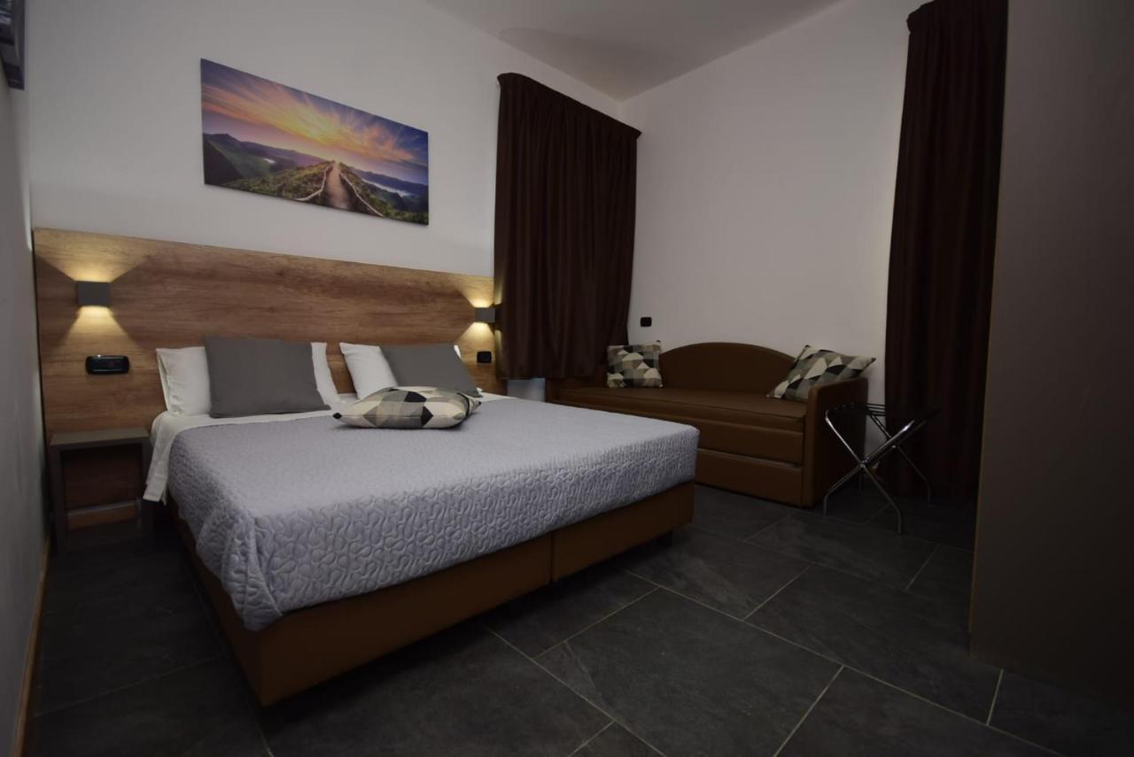 רימיני Hotel Crisvan מראה חיצוני תמונה
