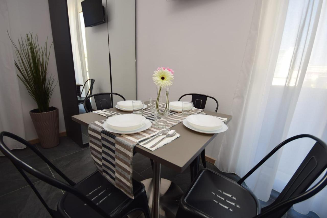 רימיני Hotel Crisvan מראה חיצוני תמונה