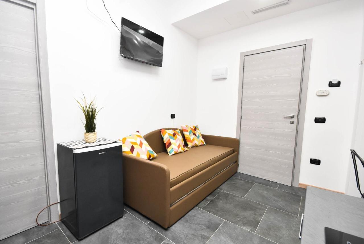 רימיני Hotel Crisvan מראה חיצוני תמונה