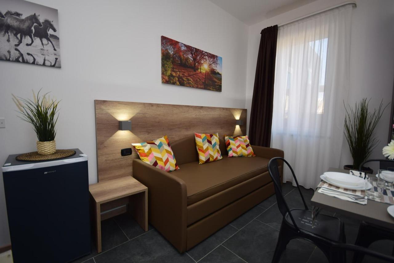 רימיני Hotel Crisvan מראה חיצוני תמונה