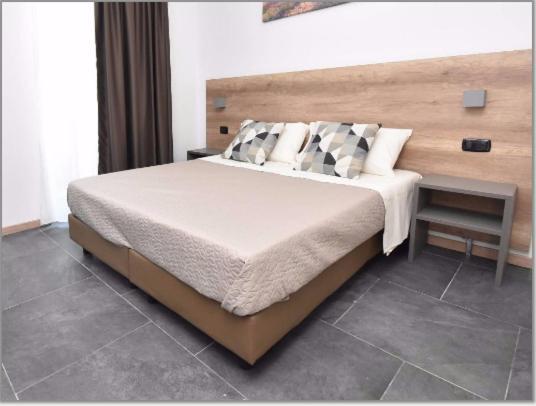 רימיני Hotel Crisvan מראה חיצוני תמונה
