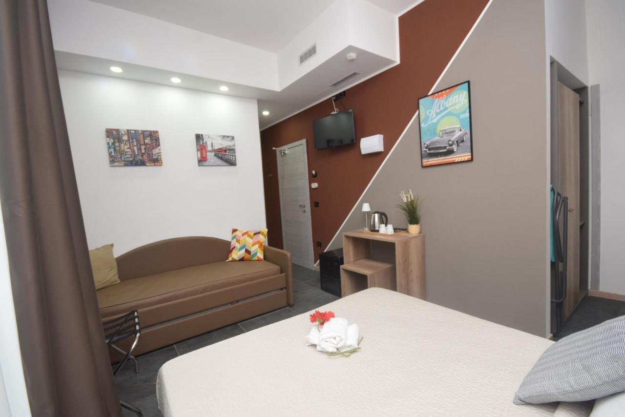 רימיני Hotel Crisvan מראה חיצוני תמונה