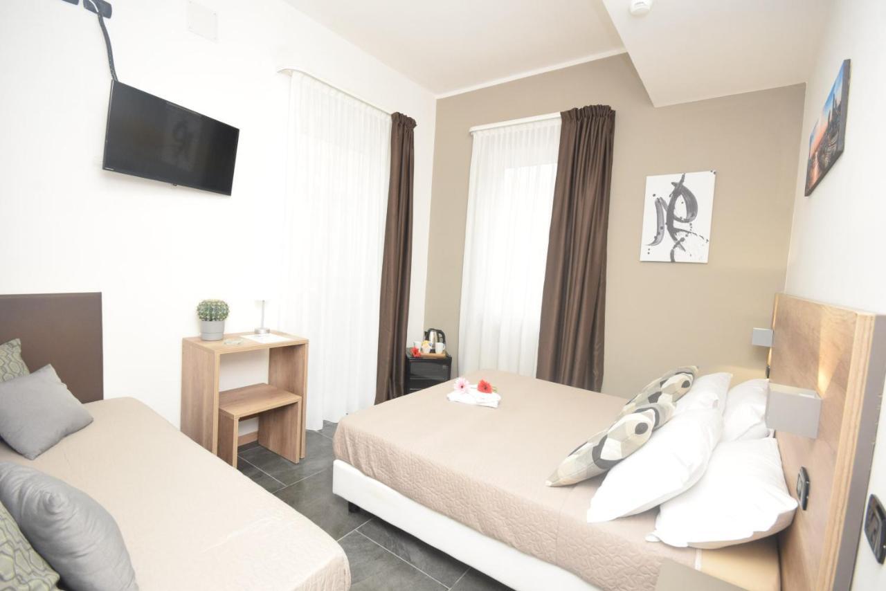 רימיני Hotel Crisvan מראה חיצוני תמונה